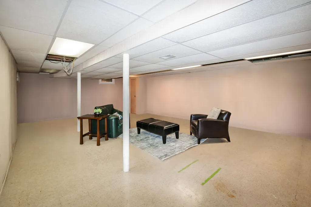9S771 Brookbank Road Willowbrook IL 60527