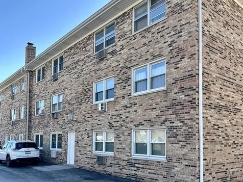 7008 Oconnell Drive Chicago Ridge IL 60415