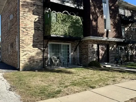 7008 Oconnell Drive Chicago Ridge IL 60415