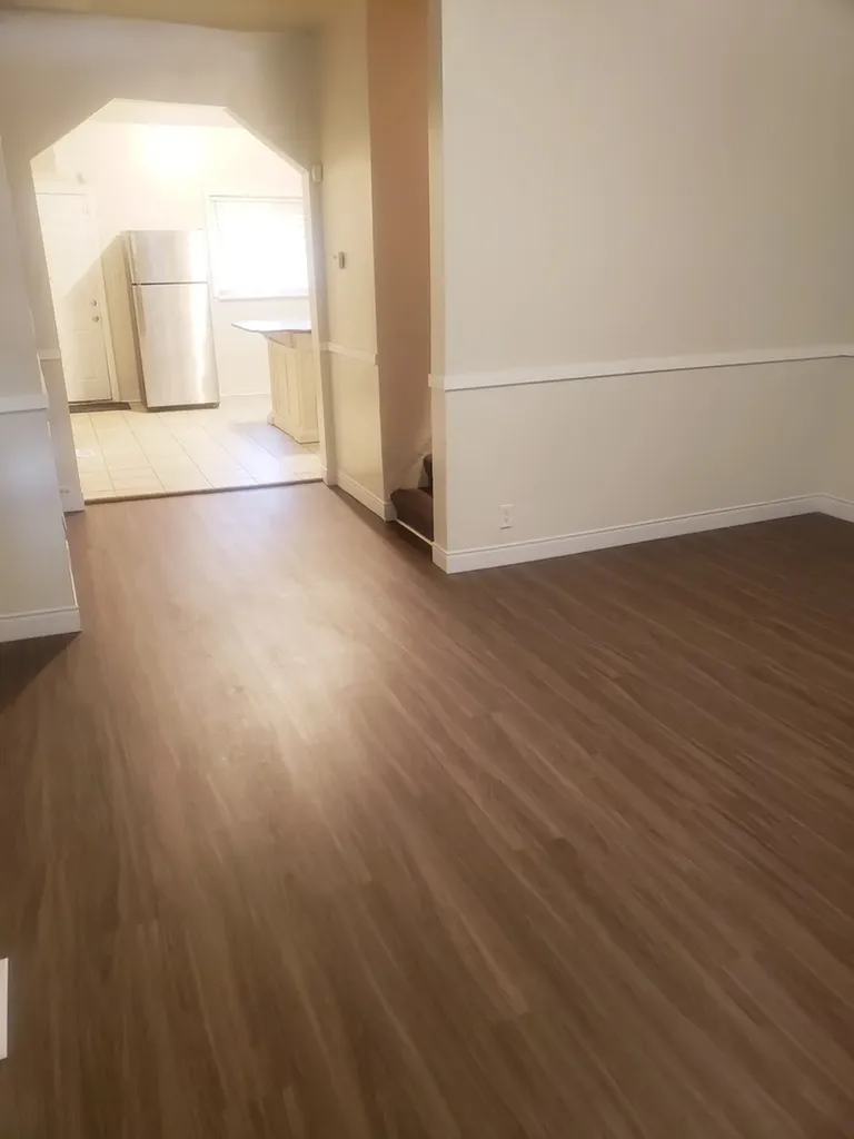 10523 South Corliss Avenue Chicago IL 60628
