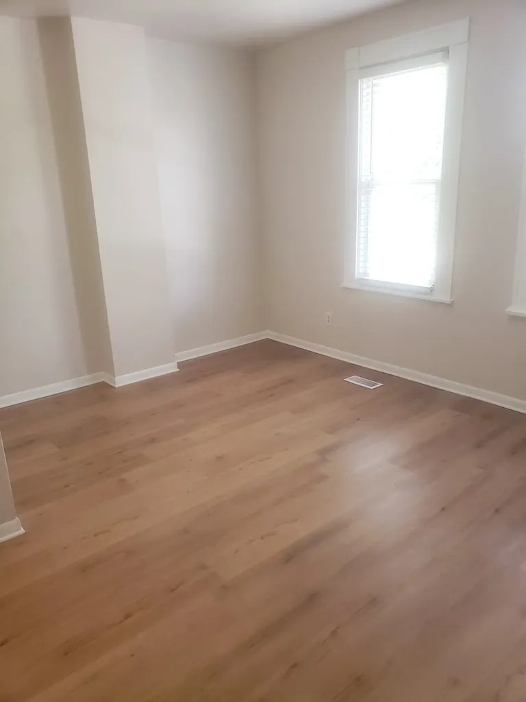 10523 South Corliss Avenue Chicago IL 60628