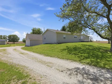 10078 State Route 9 Hoopeston IL 60942