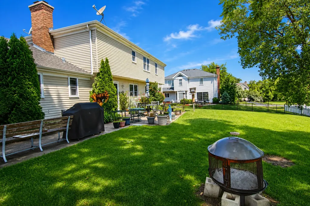 6319 Briar Road Willowbrook IL 60527