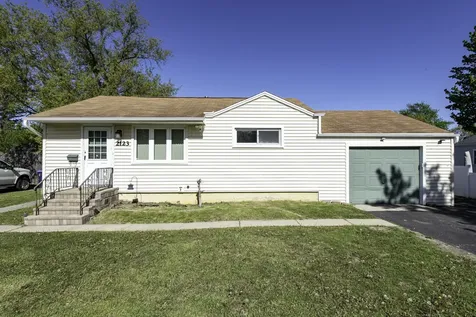 2123 North Mcaree Road Waukegan IL 60087