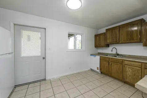 2123 North Mcaree Road Waukegan IL 60087