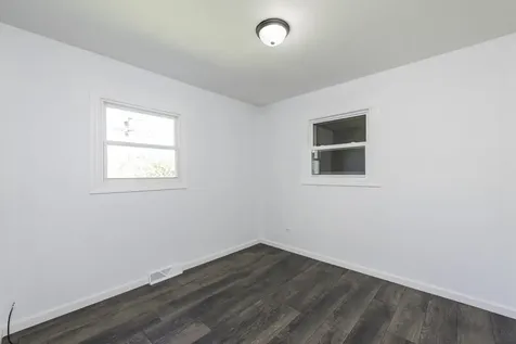2123 North Mcaree Road Waukegan IL 60087