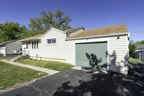 2123 North Mcaree Road Waukegan IL 60087