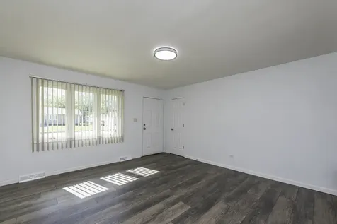 2123 North Mcaree Road Waukegan IL 60087