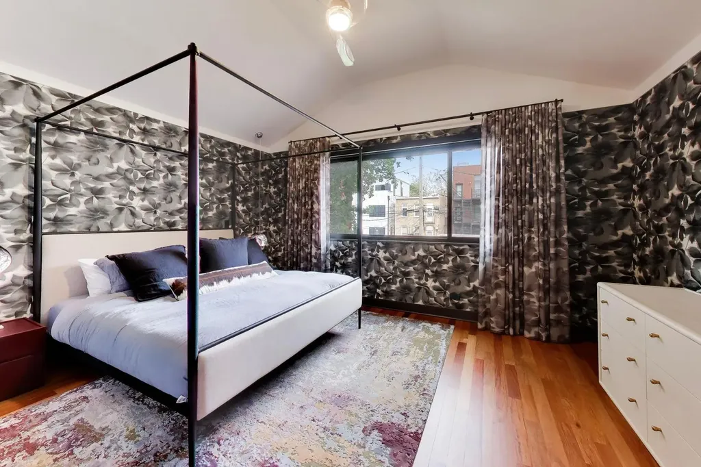 1029 North Honore Street Chicago IL 60622