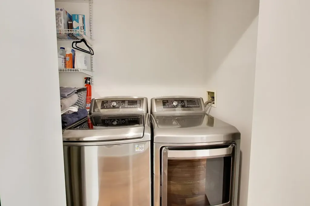 1029 North Honore Street Chicago IL 60622