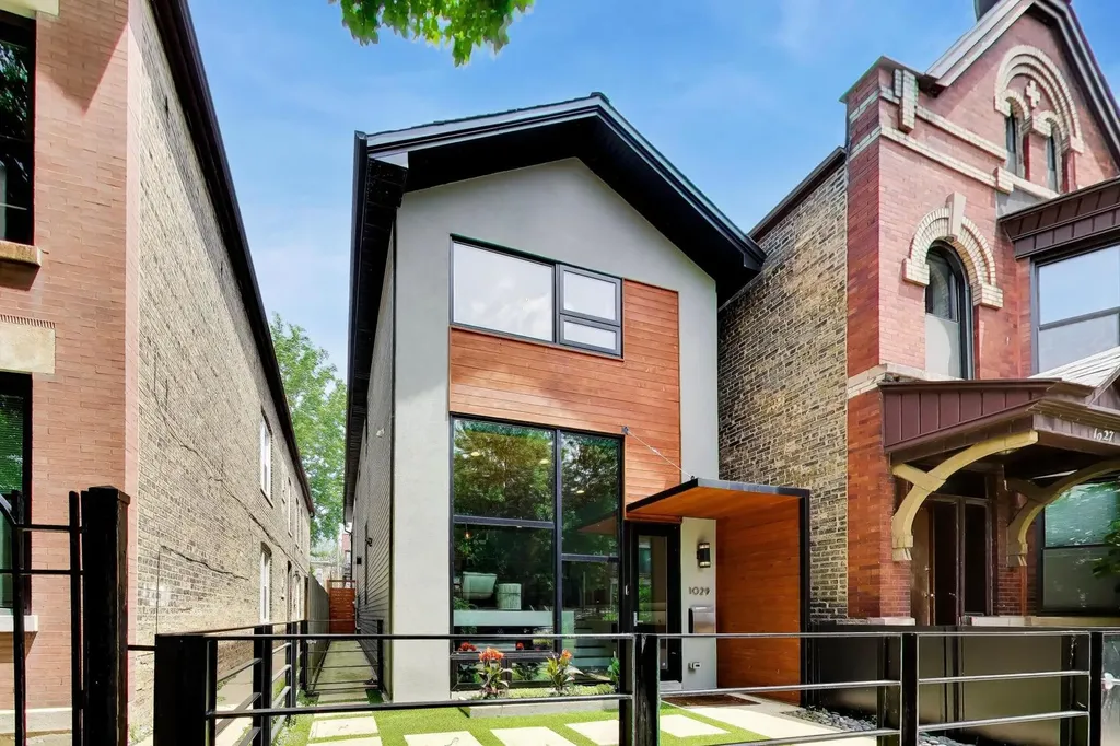 1029 North Honore Street Chicago IL 60622