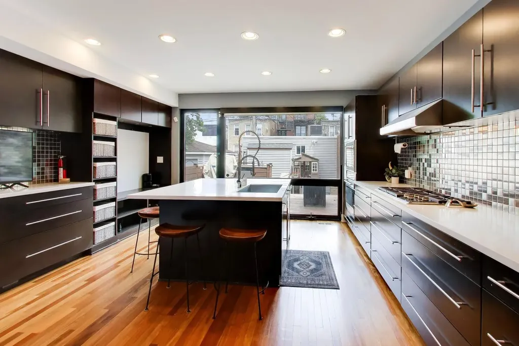 1029 North Honore Street Chicago IL 60622