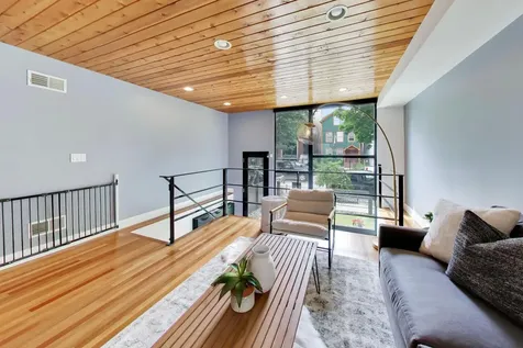 1029 North Honore Street Chicago IL 60622