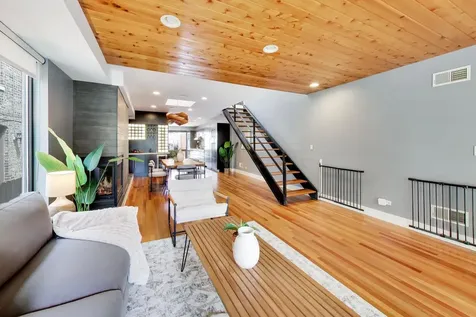 1029 North Honore Street Chicago IL 60622
