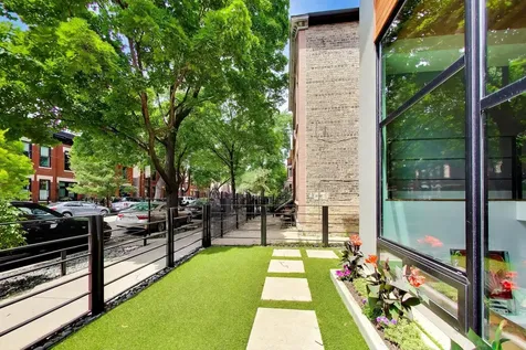1029 North Honore Street Chicago IL 60622