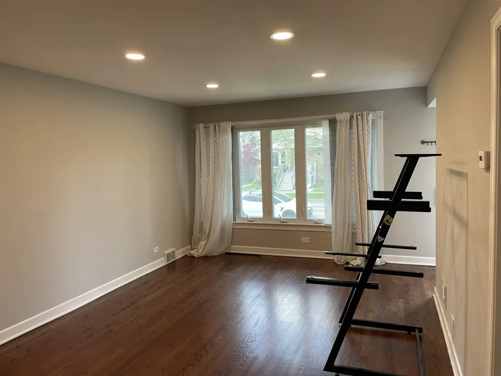 5711 South Menard Avenue Chicago IL 60638