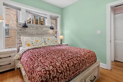 4916 North Kedzie Avenue Chicago IL 60625