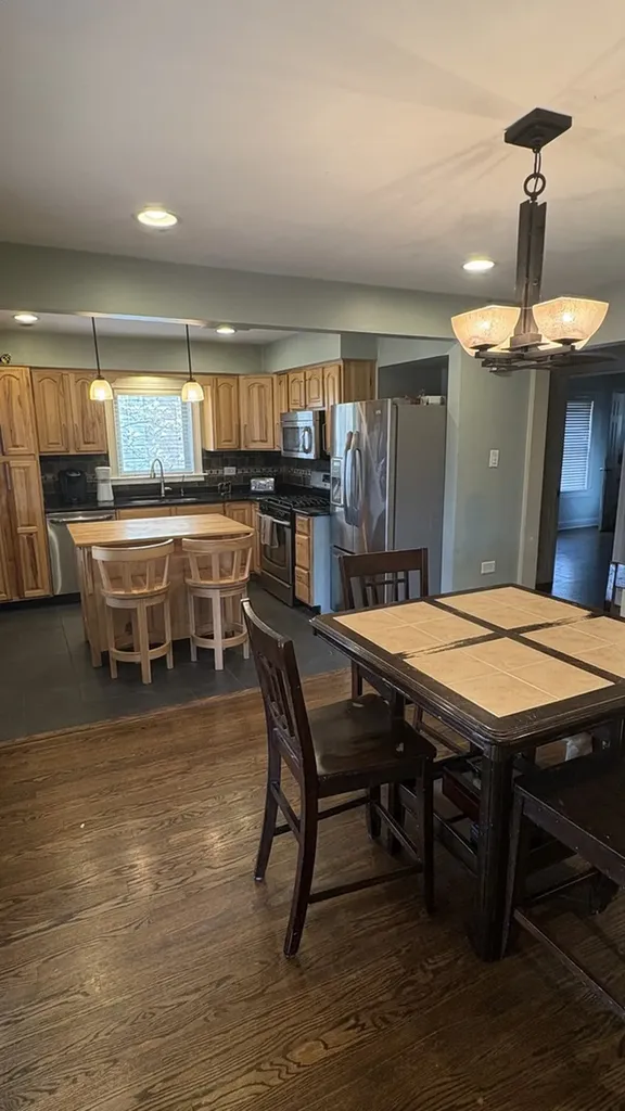 10444 South Troy Street Chicago IL 60655