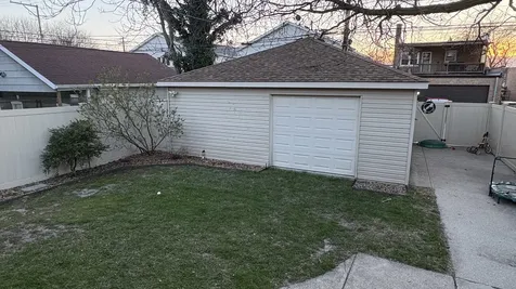 10444 South Troy Street Chicago IL 60655