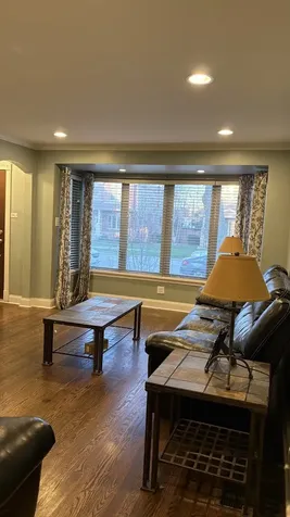 10444 South Troy Street Chicago IL 60655