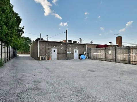 1157 East Algonquin Road Des Plaines IL 60016