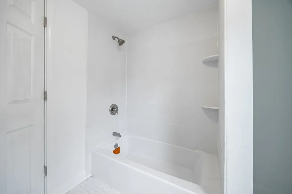 3017 East 83rd Street Chicago IL 60617
