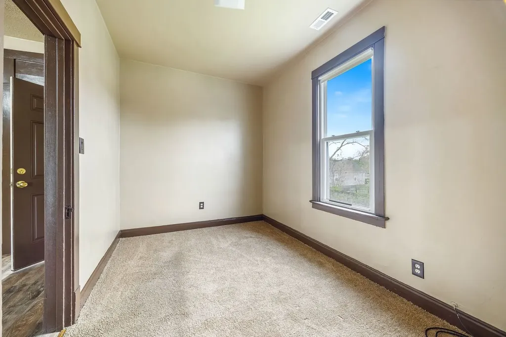 3017 East 83rd Street Chicago IL 60617