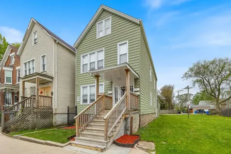 3017 East 83rd Street Chicago IL 60617