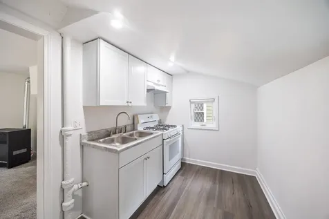 3017 East 83rd Street Chicago IL 60617