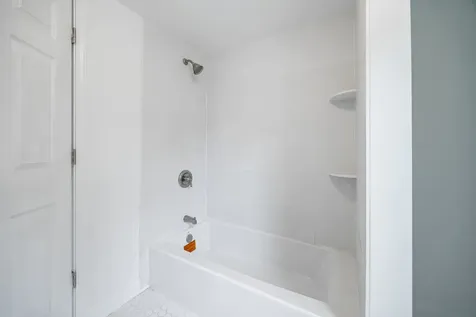 3017 East 83rd Street Chicago IL 60617