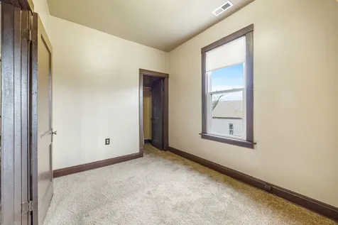 3017 East 83rd Street Chicago IL 60617