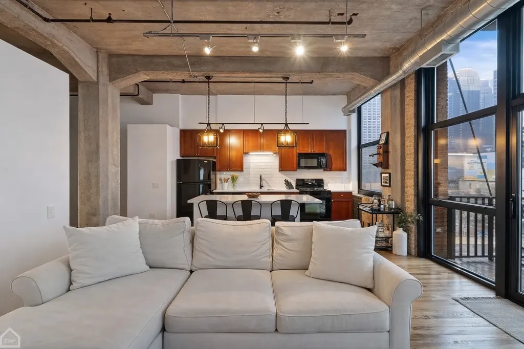 210 South Desplaines Street Chicago IL 60661