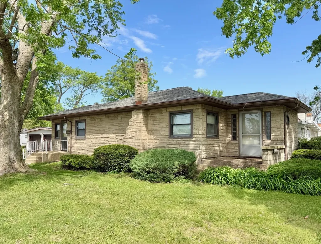 1404 Plain Street Peru IL 61354
