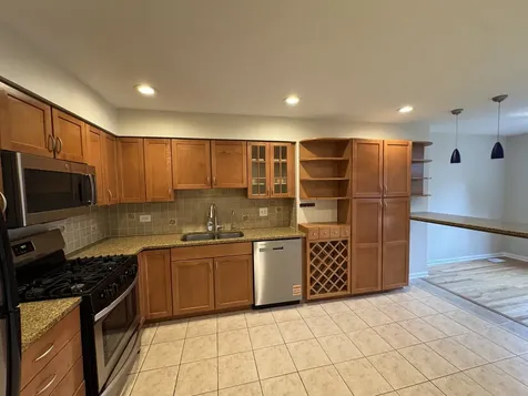 638 Lakeside Circle Drive Wheeling IL 60090