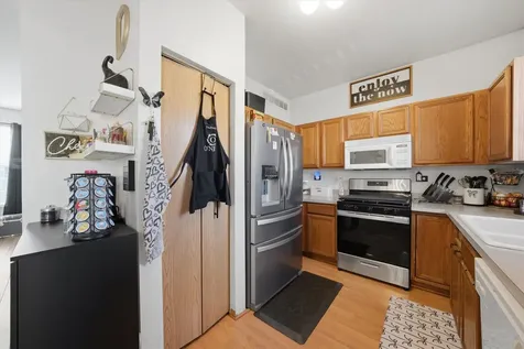 3554 Woodside Court Joliet IL 60431