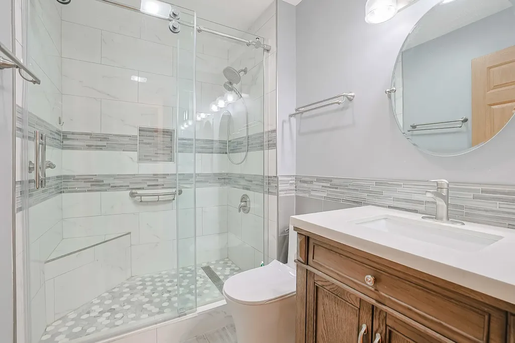 27 East Hattendorf Avenue Roselle IL 60172