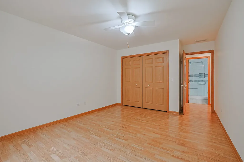 27 East Hattendorf Avenue Roselle IL 60172