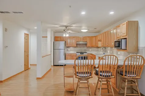 27 East Hattendorf Avenue Roselle IL 60172