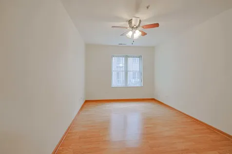 27 East Hattendorf Avenue Roselle IL 60172