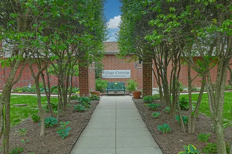27 East Hattendorf Avenue Roselle IL 60172