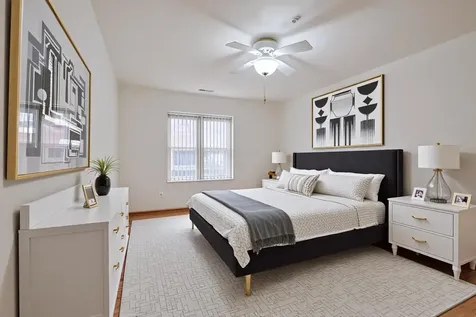 27 East Hattendorf Avenue Roselle IL 60172