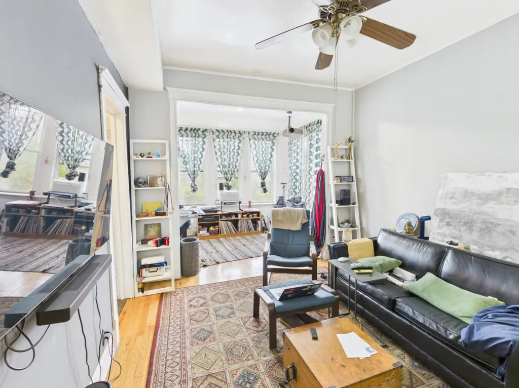 2711 West Haddon Avenue Chicago IL 60622
