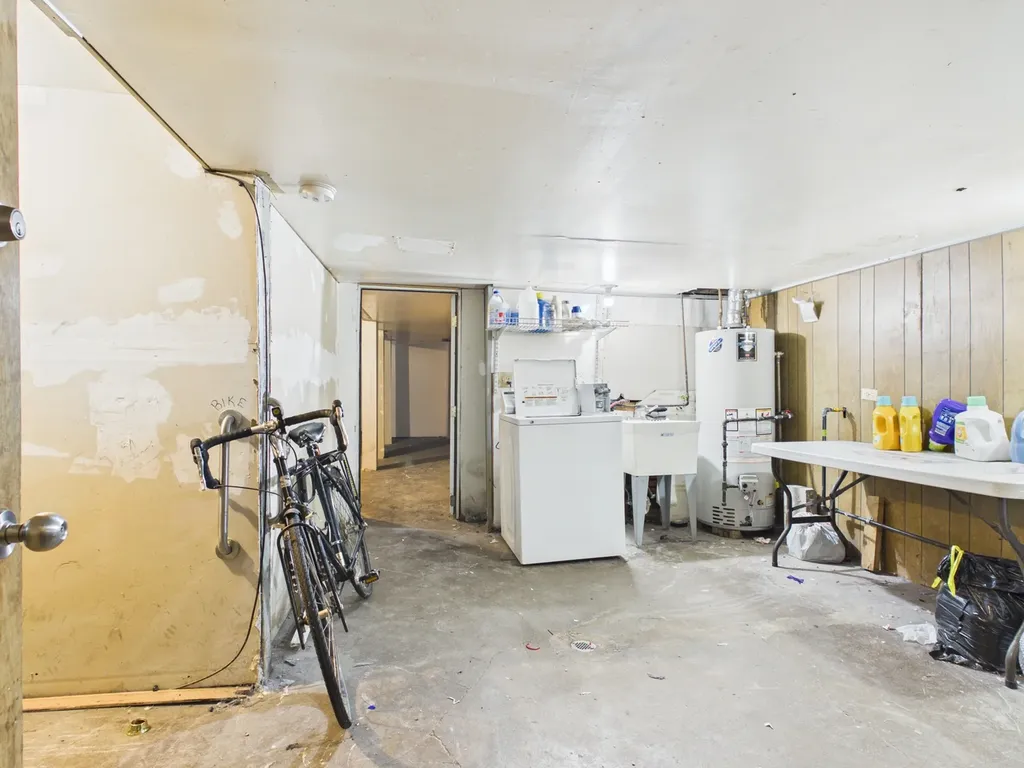 2711 West Haddon Avenue Chicago IL 60622