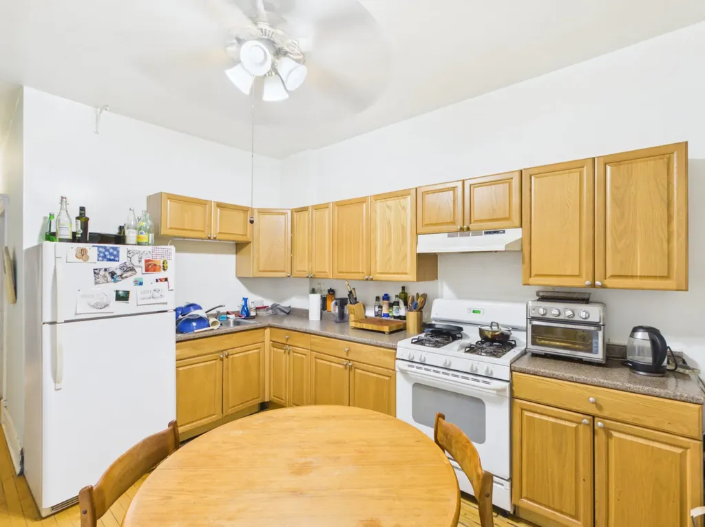2711 West Haddon Avenue Chicago IL 60622