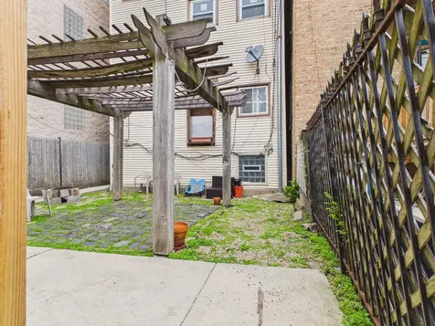 2711 West Haddon Avenue Chicago IL 60622