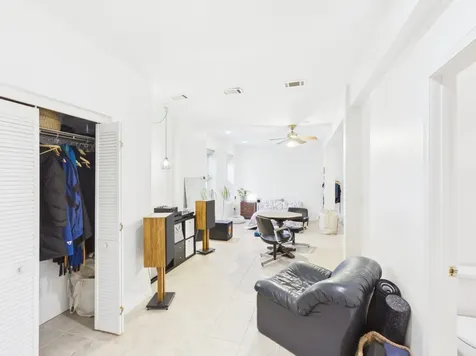 2711 West Haddon Avenue Chicago IL 60622