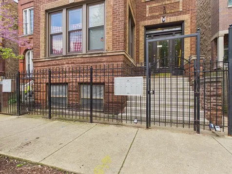 2711 West Haddon Avenue Chicago IL 60622