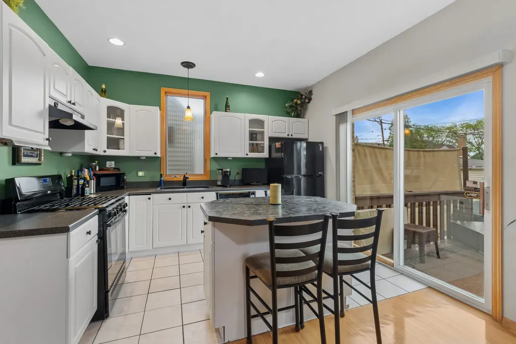 3217 North Paris Avenue Chicago IL 60634