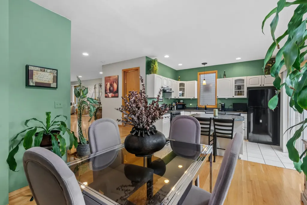 3217 North Paris Avenue Chicago IL 60634