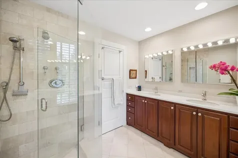 253 Summerfield Road Northbrook IL 60062